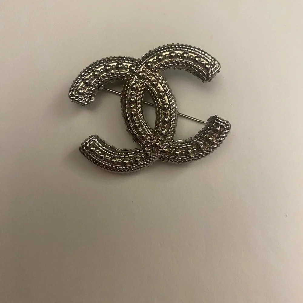 Brooch   Interlocking CC Pin Brooch Chanel Crystal Interlocking CC Lifesaver Silver-Tone Brooch  main image 2